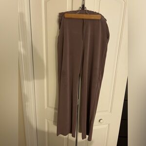 NWOT ATHLETA Seasoft Pant! Dusty Rose color. Size S